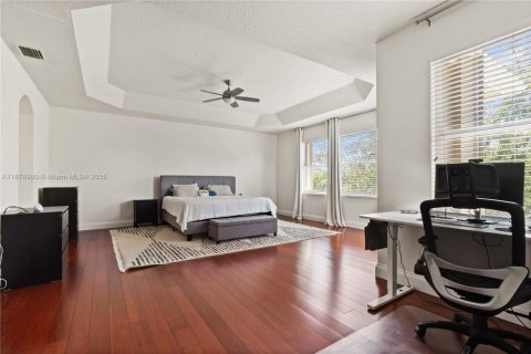 House in Wellington, Florida 5 bedrooms, 274.15 sq.m. № 1922891 - photo 13