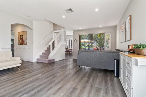 House in Wellington, Florida 5 bedrooms, 274.15 sq.m. № 1922891 - photo 8
