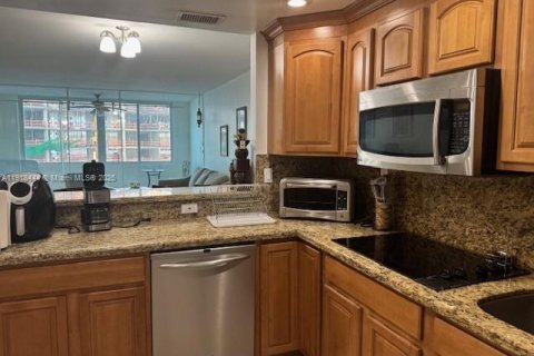 Снять в аренду кондоминиум в Майами-Бич, Флорида 1 спальня, 91.04м2, № 1973980 - фото 19