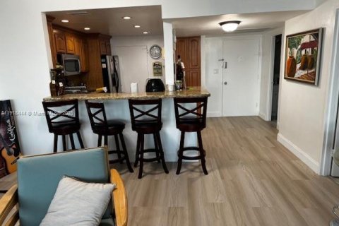 Снять в аренду кондоминиум в Майами-Бич, Флорида 1 спальня, 91.04м2, № 1973980 - фото 20