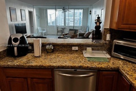 Снять в аренду кондоминиум в Майами-Бич, Флорида 1 спальня, 91.04м2, № 1973980 - фото 21