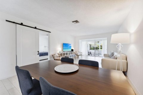 Condo in Delray Beach, Florida, 2 bedrooms № 2281550 - photo 16