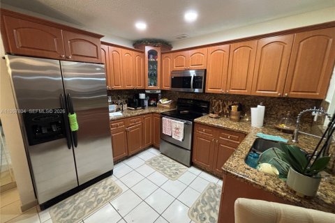 Купить виллу или дом в Майами, Флорида 3 спальни, 119.1м2, № 2036462 - фото 2