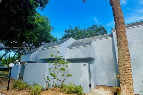 Condominio en alquiler en Deerfield Beach, Florida, 2 dormitorios, 88.26 m2 № 1927170 - foto 2