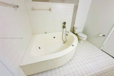 Condominio en alquiler en Deerfield Beach, Florida, 2 dormitorios, 88.26 m2 № 1927170 - foto 16