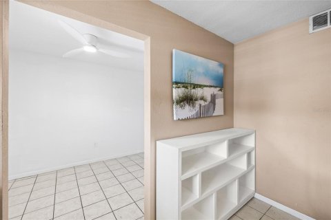Condo in Bradenton, Florida, 2 bedrooms  № 2227670 - photo 5