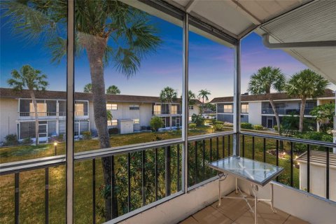 Condo in Bradenton, Florida, 2 bedrooms  № 2227670 - photo 17