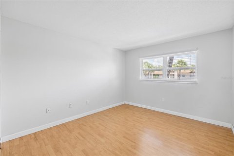 Condo in Bradenton, Florida, 2 bedrooms  № 2227670 - photo 9