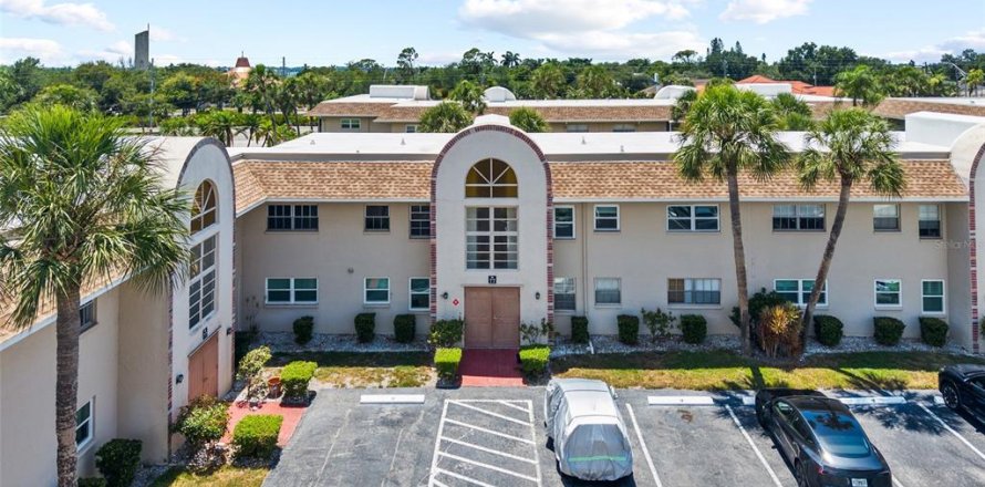 Condo in Bradenton, Florida, 2 bedrooms  № 2227670