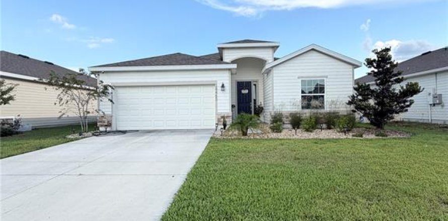 House in Newberry, Florida 4 bedrooms, 183.95 sq.m. № 2380585