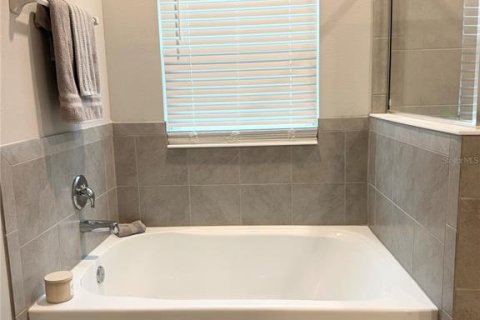 House in Newberry, Florida 4 bedrooms, 183.95 sq.m. № 2380585 - photo 19