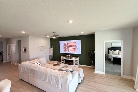 House in Newberry, Florida 4 bedrooms, 183.95 sq.m. № 2380585 - photo 9