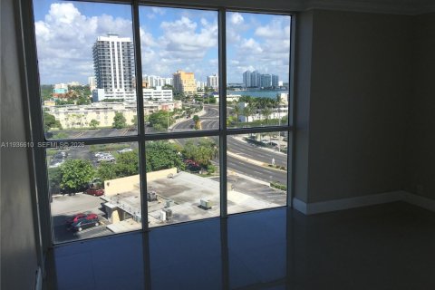 Copropriété à louer à North Bay Village, Floride: 2 chambres, 98.57 m2 № 1995278 - photo 2