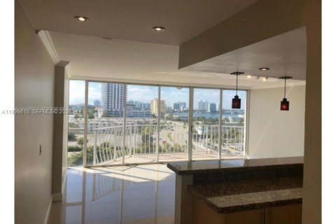 Copropriété à louer à North Bay Village, Floride: 2 chambres, 98.57 m2 № 1995278 - photo 14