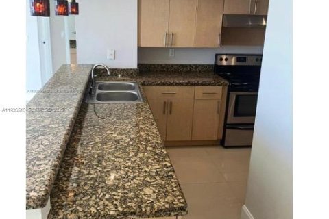 Copropriété à louer à North Bay Village, Floride: 2 chambres, 98.57 m2 № 1995278 - photo 15