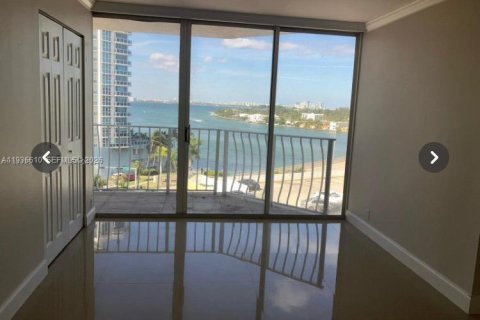 Copropriété à louer à North Bay Village, Floride: 2 chambres, 98.57 m2 № 1995278 - photo 18