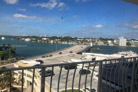 Copropriété à louer à North Bay Village, Floride: 2 chambres, 98.57 m2 № 1995278 - photo 25