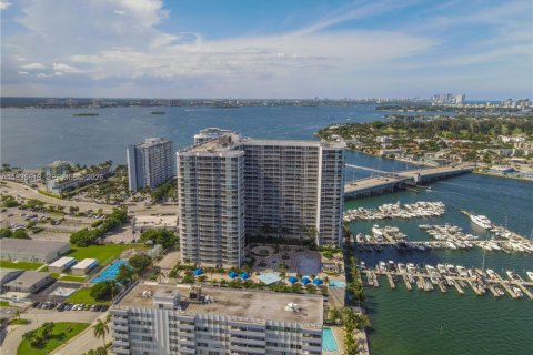 Copropriété à louer à North Bay Village, Floride: 2 chambres, 98.57 m2 № 1995278 - photo 9