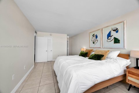 Condominio en venta en Miami Beach, Florida, 2 dormitorios, 102.19 m2 № 2035584 - foto 15
