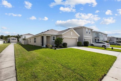 Villa ou maison à louer à Odessa, Floride: 3 chambres, 139.73 m2 № 2425268 - photo 5