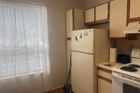 Condo in Miramar, Florida, 2 bedrooms  № 2153124 - photo 4