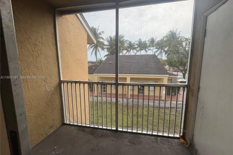 Condo in Miramar, Florida, 2 bedrooms  № 2153124 - photo 22