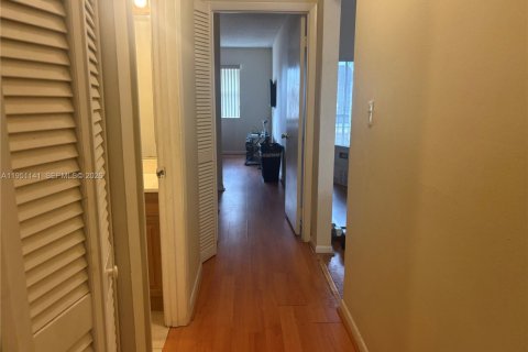 Condo in Miramar, Florida, 2 bedrooms  № 2153124 - photo 21
