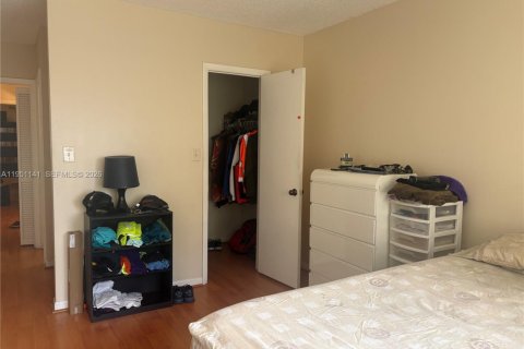 Condo in Miramar, Florida, 2 bedrooms  № 2153124 - photo 19