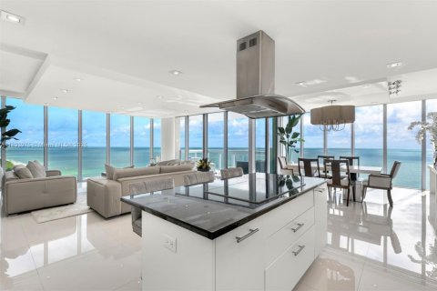 Copropriété à vendre à Miami Beach, Floride: 4 chambres, 248.05 m2 № 1945704 - photo 1