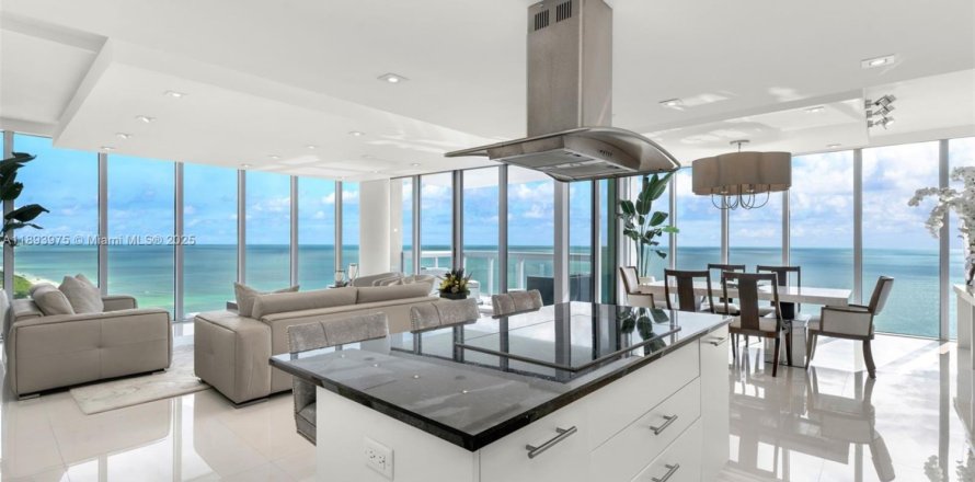 Condo à Miami Beach, Floride, 4 chambres № 1945704