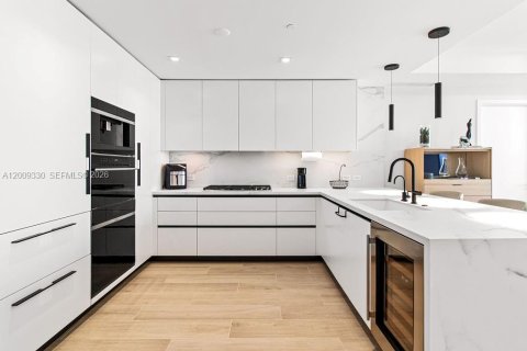 Copropriété à vendre à Pompano Beach, Floride: 2 chambres, 179.12 m2 № 2090984 - photo 4