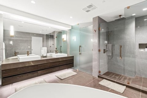 Copropriété à vendre à Pompano Beach, Floride: 2 chambres, 179.12 m2 № 2090984 - photo 17