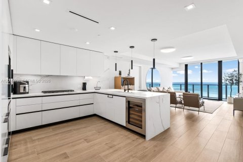 Condo à Pompano Beach, Floride, 2 chambres  № 2090984