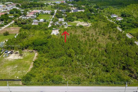 Terreno en venta en Miami, Florida № 1954037 - foto 3