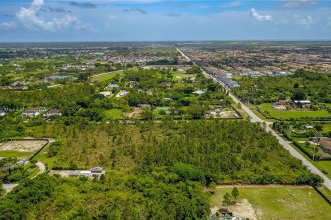 Terreno en venta en Miami, Florida № 1954037 - foto 8