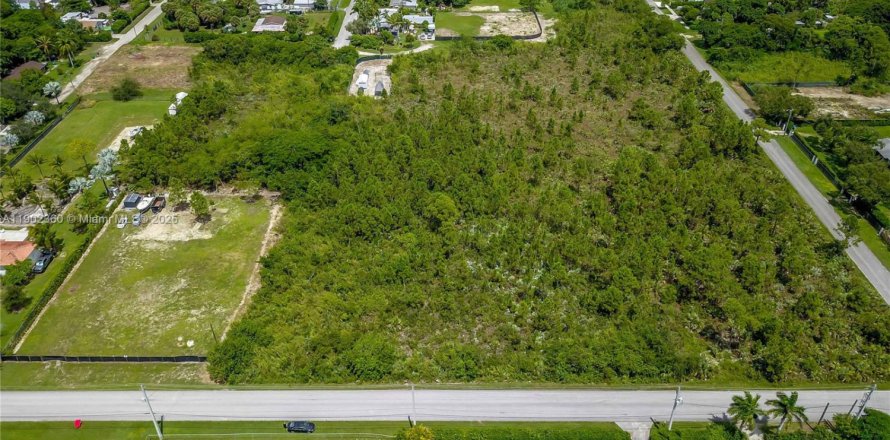 Terreno en Miami, Florida № 1954037