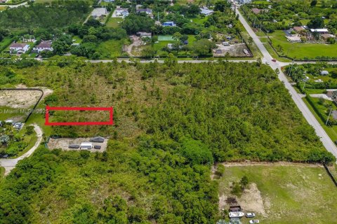 Terreno en venta en Miami, Florida № 1954037 - foto 10