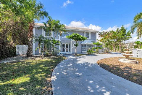 Casa en West Palm Beach, Florida 5 dormitorios, 368.08 m2 № 2365185
