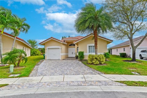 House in Tamarac, Florida 3 bedrooms, 159.05 sq.m. № 1760796 - photo 3