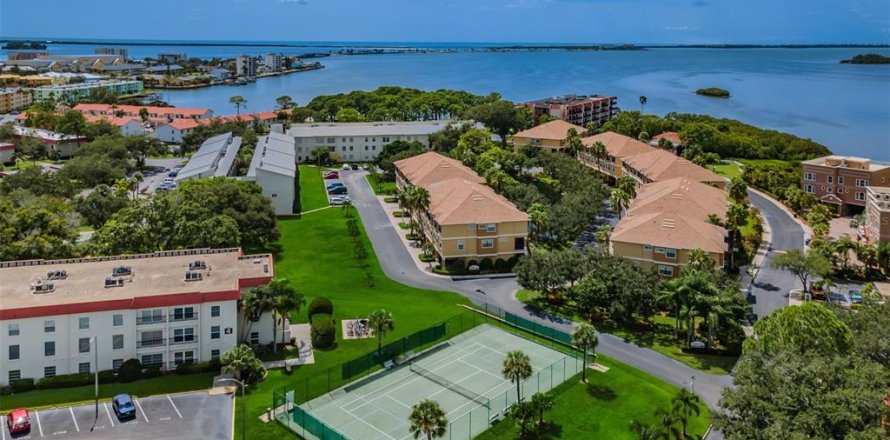 Condo in Dunedin, Florida, 2 bedrooms № 1815743
