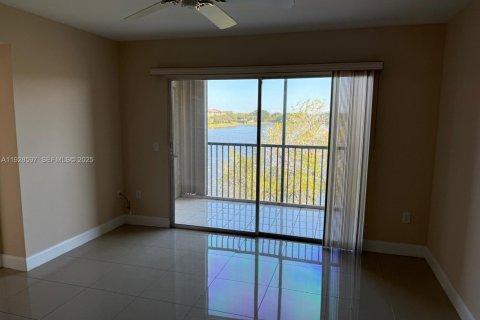 Copropriété à louer à Pembroke Pines, Floride: 2 chambres, 105.63 m2 № 1987522 - photo 6