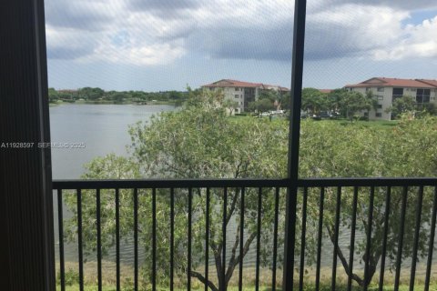 Copropriété à louer à Pembroke Pines, Floride: 2 chambres, 105.63 m2 № 1987522 - photo 3