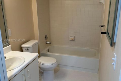 Copropriété à louer à Pembroke Pines, Floride: 2 chambres, 105.63 m2 № 1987522 - photo 14