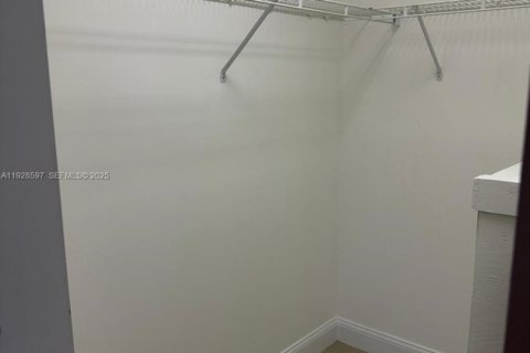 Copropriété à louer à Pembroke Pines, Floride: 2 chambres, 105.63 m2 № 1987522 - photo 16