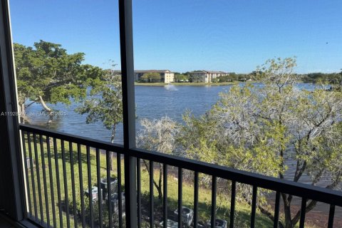 Copropriété à louer à Pembroke Pines, Floride: 2 chambres, 105.63 m2 № 1987522 - photo 4