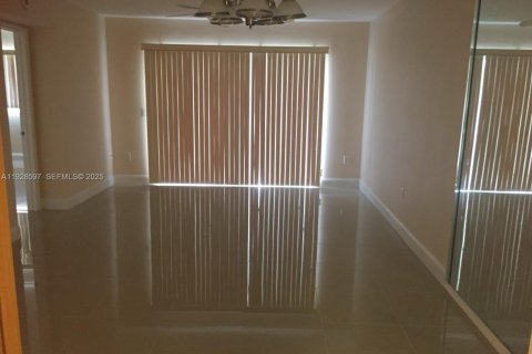 Copropriété à louer à Pembroke Pines, Floride: 2 chambres, 105.63 m2 № 1987522 - photo 7