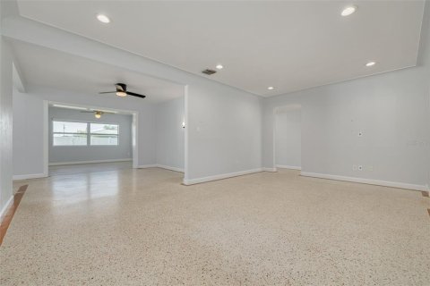 Casa en venta en Saint Petersburg, Florida, 2 dormitorios, 124.02 m2 № 2383377 - foto 18