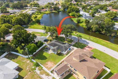 Casa en venta en Saint Petersburg, Florida, 2 dormitorios, 124.02 m2 № 2383377 - foto 10