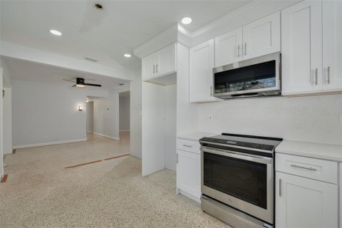 Casa en venta en Saint Petersburg, Florida, 2 dormitorios, 124.02 m2 № 2383377 - foto 5