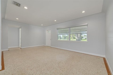 Casa en venta en Saint Petersburg, Florida, 2 dormitorios, 124.02 m2 № 2383377 - foto 16
